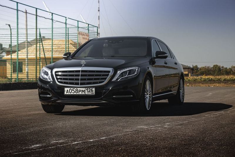 Luxury Sedan — Mercedes-Benz S-Class, BMW 7 Series, Audi A8 or similar