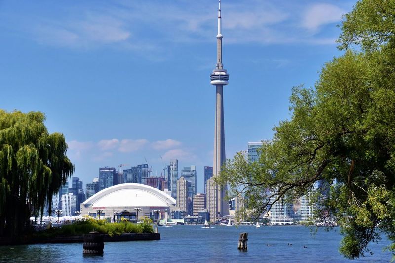 Seeing Toronto Without a Car: A Chauffeured Day Plan